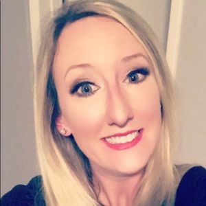 Meet your Posher, Holly